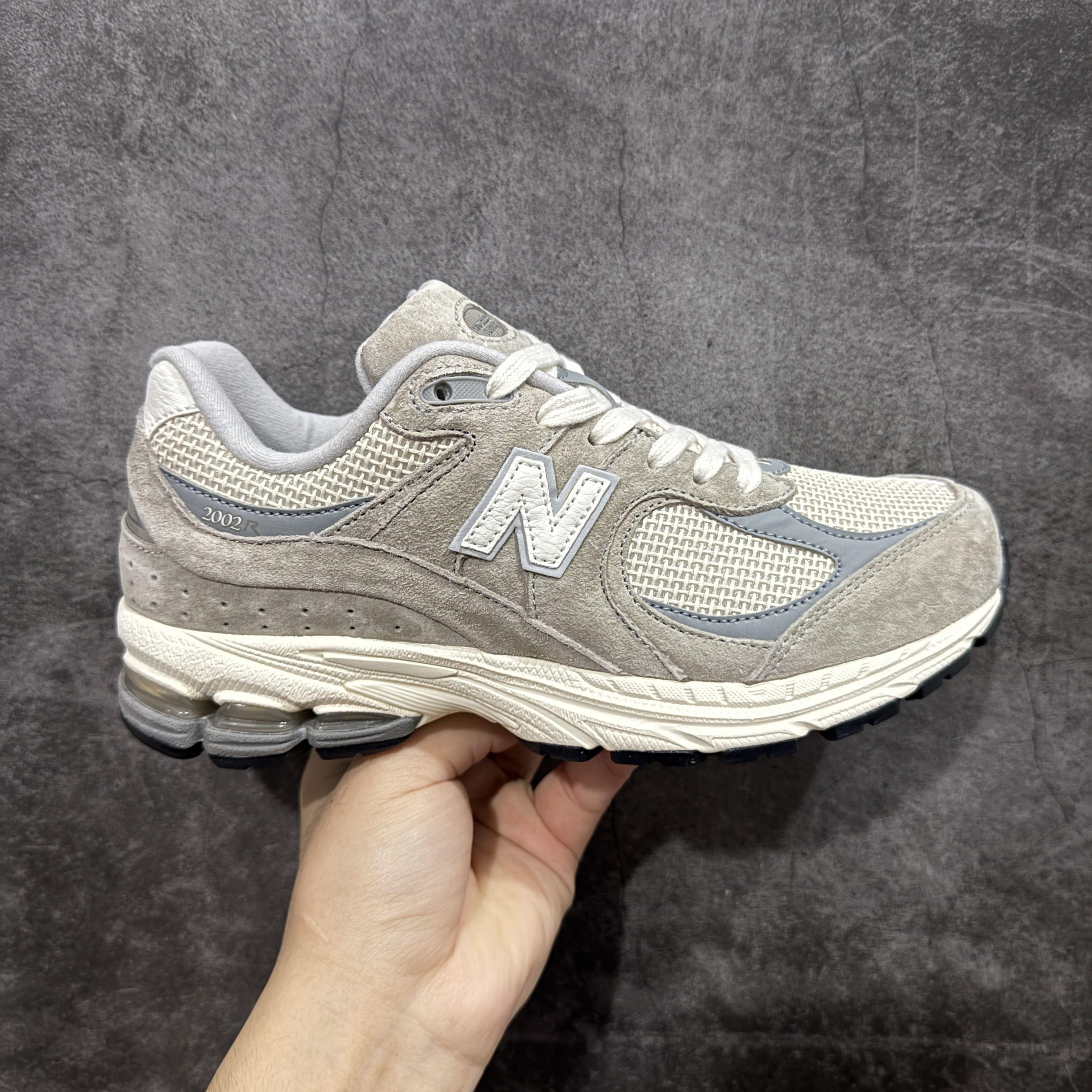 被问爆的New Balance 2002R复古烟灰色太香了